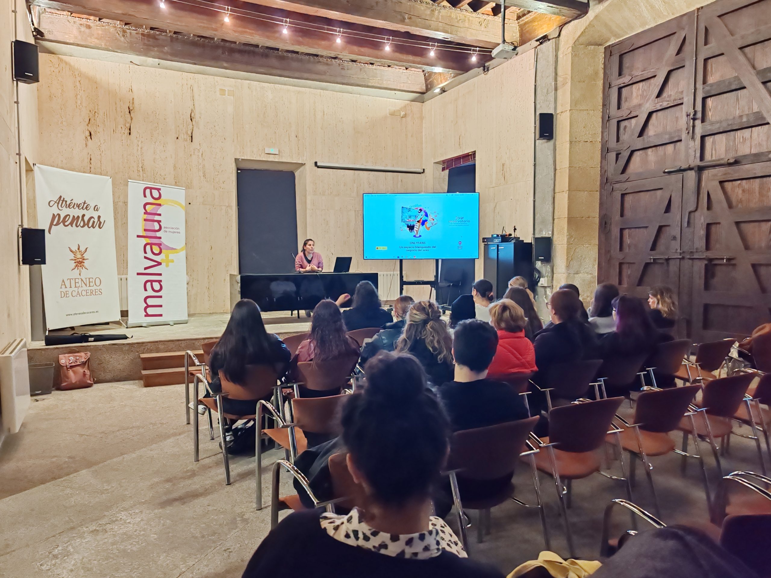 Café Feminista: ¿Qué relación existe entre only fans y la violencia sexual?