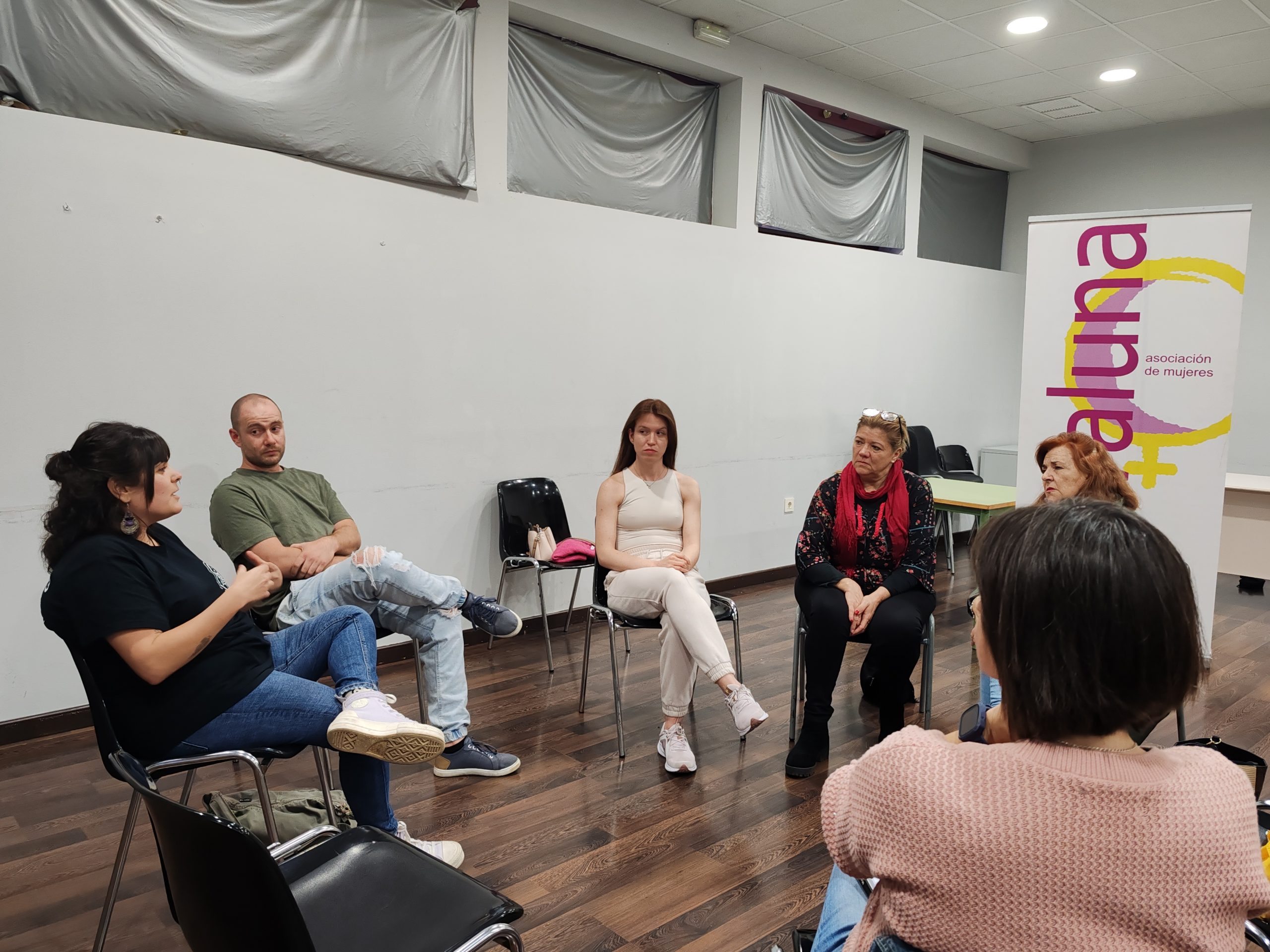 Café Feminista: ¿Qué relación existe entre pornografía y violencia sexual?